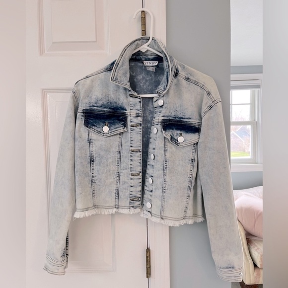 Venus Crop Acid Wash Denim Jacket - Picture 4 of 4